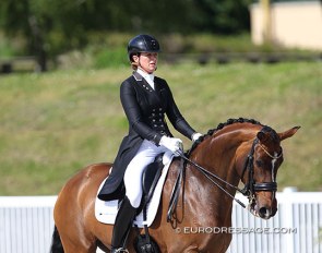 Lyndal Oatley and Elvive at the 2021 CDIO Compiegne :: Photo © Astrid Appels