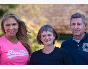 Anja Plönzke, Tannenhof stable manager Sabine Jung, and Oliver Luze in April 2021 :: Photo © private
