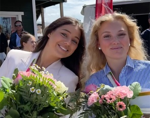 Linnea Holmgren and Ellen Hedbys in Falsterbo with their Ajax stipend cheques