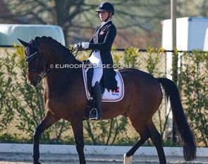 Karoline Rohmann on  Jakas Don Louvre at the 2022 CDI Sint-Truiden :: Photo © Astrid Appels