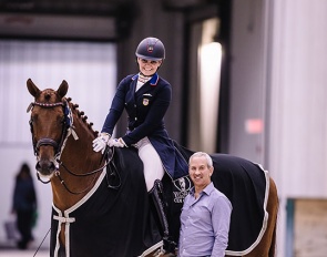 Sarah and Lee Tubman with First Apple :: Photo © Sunsoar Photography