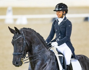 Genay Vaughn and Fleur Noir WSHS :: Photo © Terri Miller