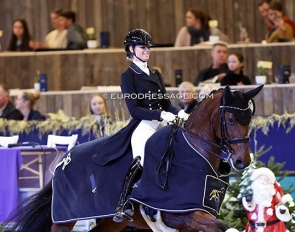 Dinja van Liere on Vita di Lusso at the 2022 CDI-W Mechelen :: Photo © Astrid Appels