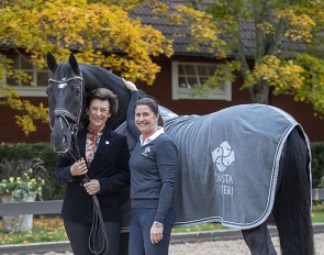 Antonia Ax:son Johnson and Tinne Vilhelmson-Silfven at Lovsta Stuteri in Sweden :: Photo © Roland Thunholm