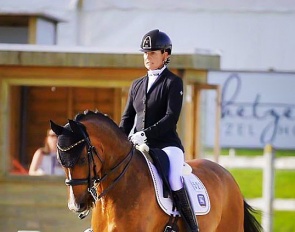 Isabell Nowak and Stanford competing in 2022 :: Photo © private