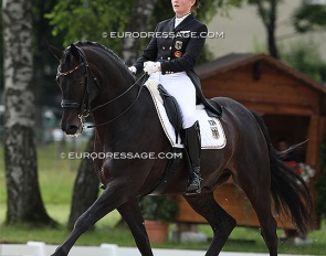 Florine Kienbaum and Don Windsor OLD at the 2012 European Young Riders Championships in Berne :: Photo © Astrid Appels