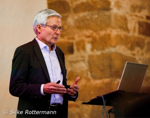 Dr. Dietrich Plewa at the 2024 Burgtagung in Altleiningen, Germany :: Photos © Silke Rottermann