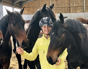 International Grand Prix rider Anna Ross of Elite Dressage :: Photos © Tanja Davis