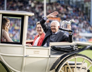 Dressage judge and commentator Christoph Hess with the Silver Horse Award :: Photo © Jasmin Metzner