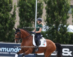 Leonor Coelho schooling Monarca do Lis at the 2024 European Junior Riders Championships :: Photo © Astrid Appels