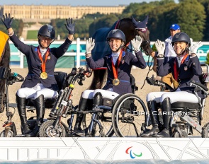Team Gold for the U.S.A. at the 2024 Paralympics (Roxanne Trunnell, Fiona Howard, Rebecca Hart) :: Photo © Dirk Caremans