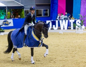 Thompson and MSJ Gatsby win the world cup qualifier at Dressage and Jumping With the Stars in Werribee :: Photo © private