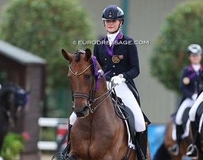 Annabella Pidgley and Espe winning the 2022 European Junior Riders Championships :: Photo © Astrid Appels
