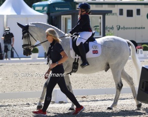 Gabriella Blake on Strong Beau at the 2023 Europeans :: Photo © Silke Rottermann