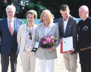  Dr. Klaus Miesner, Frömming's sister Ursula Ritter, Angelika "Anke" Frömming, Dr. Dennis Peiler and Martin Richenhagen at the 2025 Bundeschampionate :: Photo © FN-Press/Wulf Rohwedder