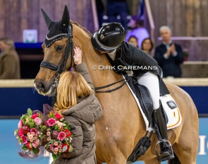 Flowers after Charlotte Defalque and Botticelli's last ride at the 2025 CDI-W Mechelen :: Photo © Dirk Caremans