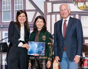 Akiko Yamazaki with USET Foundation Chairman, President & CEO Kristi Mitchem and Chairman Emeritus W. James McNerney, Jr. :: Photo by Luxeciné