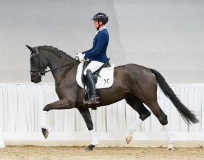 Tobitha (by Toto Jr x Furst Heinrich) :: Photos © Thorsten Kunst