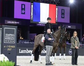 Groom Rodrigue Guyon, groom, IFCE director Florence Méa and Pauline Basquin on Sertorius de Rima Z at the 2026 CDI Bordeaux :: Photo © FFE/PSV