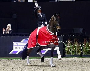 Anne-Mette Strandby and EVO Ivy Blue :: Photo © Ridehesten