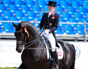 Laura Tomlinson and Capri Sonne JR at the 2015 CDIO Hagen :: Photo © Astrid Appels