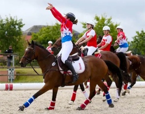 Jessica Michel in a horse ball game :: Photo © PSV