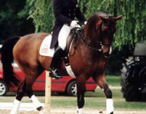 Sue Blinks on Flim Flam at the 2000 CDN Bad Honnef :: Photo © Mary Phelps