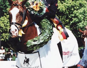 Kira Kröncke and Edwin win the 2000 German Pony Derby in Bad Salzuflen
