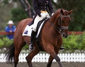 Dierks' student Rachael Downs on Yardley Aphrodite at the 2000 Olympic Games :: Photo © Dirk Caremans