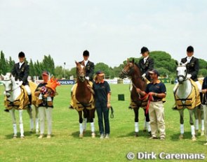 Line up of the Dutch team: Frencken on Spooky, Verbeek on Hogewalds Sultan, Villaverde on Condor and Drevijn on Nadir's Gigolo