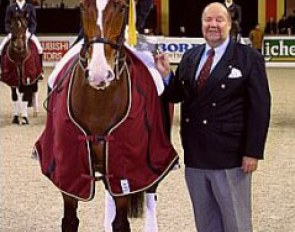 Nicola Giesen and Slow Fox win the 2001 Euro Future Cup