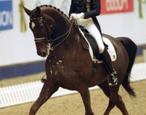 Ulla Salzgeber, Odin in Walhalla. The German wins the 2001 World Cup Finals in Denmark with Rusty :: Photo © Dirk Caremans