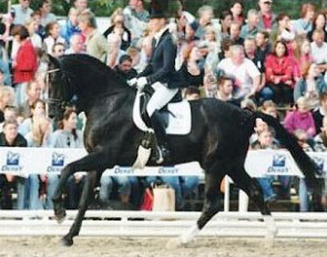 Martina Hannover-Sternberg and Donnerbube III at the 2002 Bundeschampionate