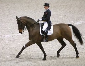 Richard Davison and Ballaseyr Royale at the 2002 CDI-W Paris :: Photo © Dirk Caremans