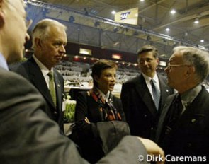 The judges' panel in discussion: Dieter Schüle, Ernst Holtz, Maribel Alonso, Jean Michel Roudier, Jan Peeters