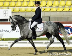 Hans Peter Minderhoud and Rubels win Gold in the 6-year old division at the 2002 World Young Horse Championships :: Photo © Dirk Caremans