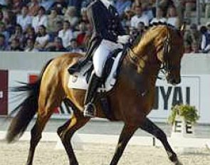 Marlies van Baalen and Laurentianer at the 2003 CDIO Aachen :: Photo © Dirk Caremans