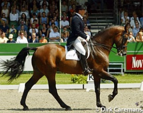 Leunis van Lieren on Hexagons Louisville :: Photo © Dirk Caremans