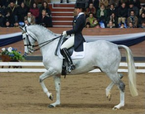Monica Theodorescu and Renaissance Fleur at the 2003 CDI-W San Patrignano