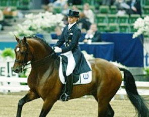 Marlies van Baalen on the American owned Dutch warmblood stallion Idocus