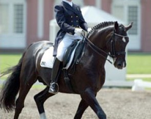 Emma Youngman on Rasputin at the 2003 CDI Wiesbaden :: Photo © Phelpsphotos.com