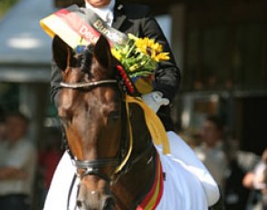 Dorothee Schneider and Kaiserkult TSF win the 2004 Bundeschampionate (photo © Astrid Appels)