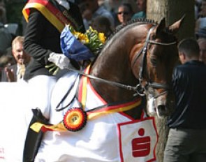 Dorothee Schneider and Kaiserkult TSF win the 2004 Bundeschampionate :: Photo © Astrid Appels
