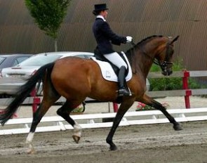 Vicky Smits with Daianira van de Helle (by Dream of Glory x Ritual) :: Photo © Koenraad Cappon