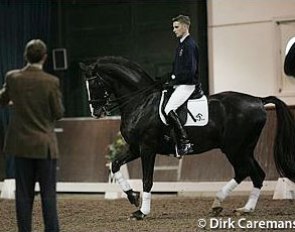 Rudolf Zeilinger coaching Andreas Helgstrand on Blue Hors Don Schufro :: Photo © Dirk Caremans