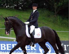 Hans Peter Minderhoud and Rhodium at the 2004 World Young Horse Championships :: Photo © Astrid Appels