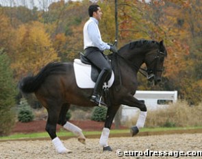 Dr. Cesar Parra aboard Charming Boy :: Photo © Astrid Appels