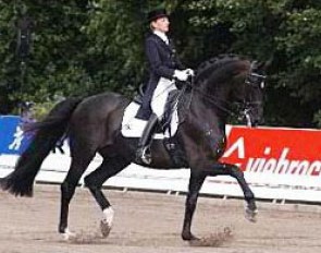 Nadine Capellmann on Rion