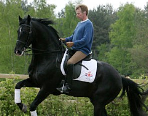 Wayne Channon on Lorenzo CH schooling at home in Belgium