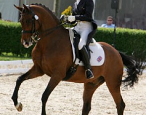 Sarah Millis and O'Neill in the main show ring at the 2005 CDIO Saumur